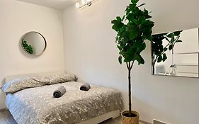 Cosy Schoenbrunn Suites - Free Underground Parking